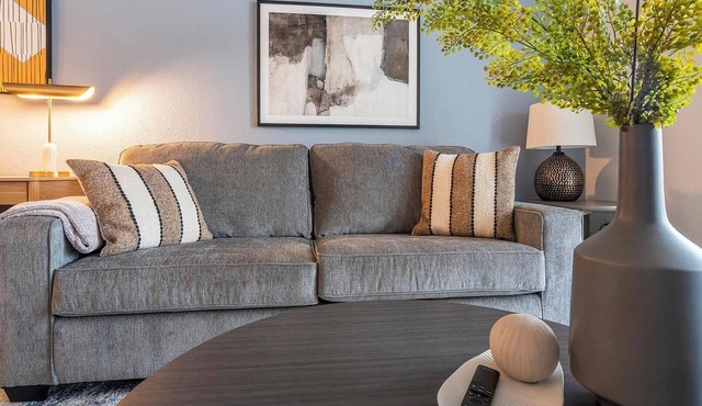 Landing | Spectacular 1BD, Gym