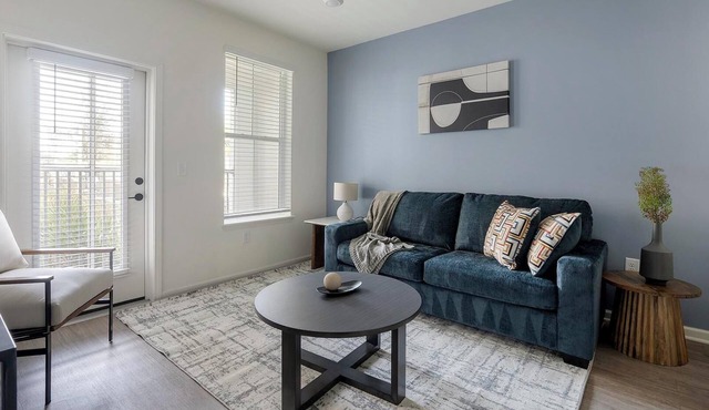 Landing | Stunning 1BD, Pool, Gym