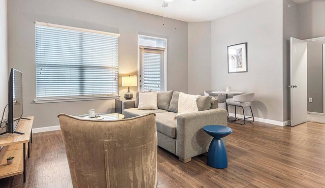 Landing | Stunning 2BD, Pool, Gym