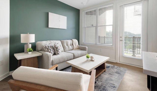 Landing | Stunning 2BD, Gym, Clubhouse