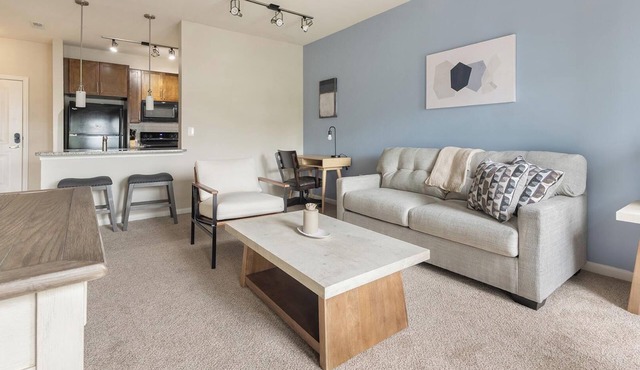 Landing | Stunning 1BD, Pool, Gym