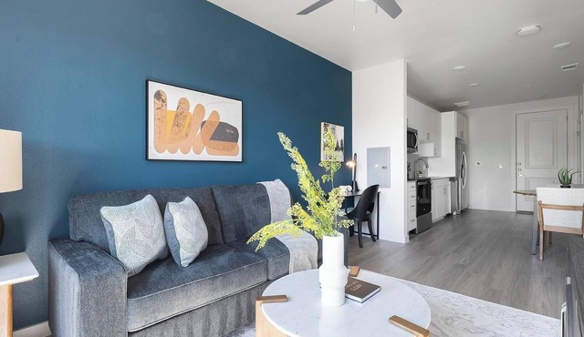 Landing | Stylish 1BD, Gym, Pool