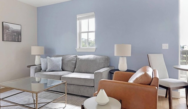 Landing | Stylish 1BD, Gym, Pool