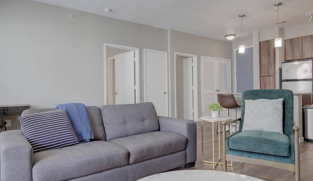 Landing | Stylish 2BD, Clubhouse, Courtyard