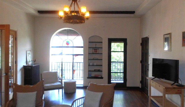 Landmark Historic Mediterranean Style Condo- University District close to UW