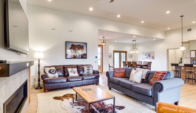 Large Group Getaway in Georgetown w/Private Pool!
