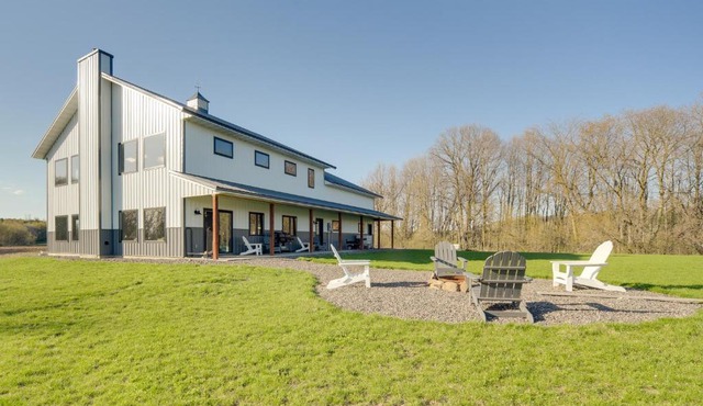 Large Home w/Land in Prairie Farm!