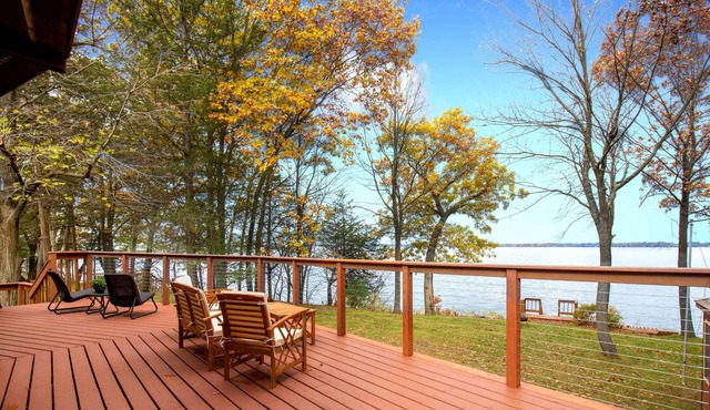 'Lazy Days Lakehome' w/ Wraparound Deck!