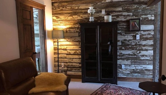 Light Horse Inn: Suite 7