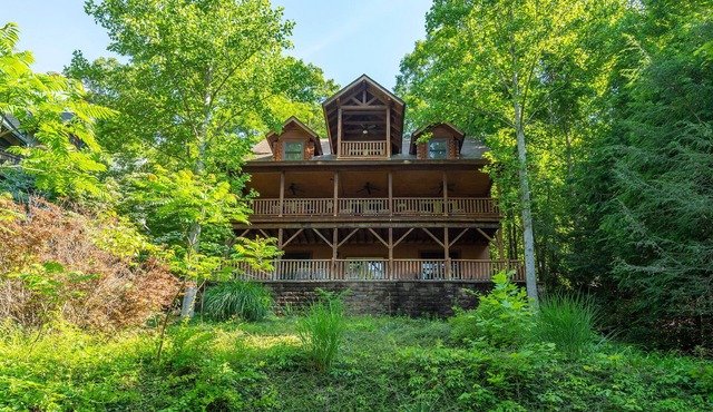 Linger Longer Lodge | Spacious Home in Beautiful Montreat With Mountain Views!