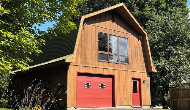 Little House at Burke Basecamp Ride-In Ride-Out Kingdom Trails – Bike Storage