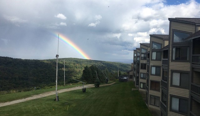 Located in the Heart of the PA Laurel Highlands! 50 MILE View. SEVEN SPRINGS.