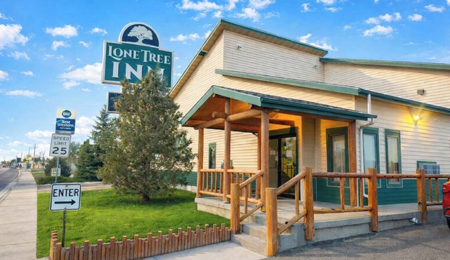 Lone Tree Inn