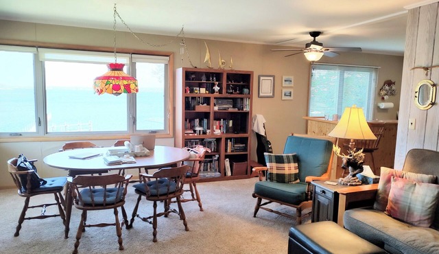 Lovely 3-bedroom condo with AC in charming Okoboji