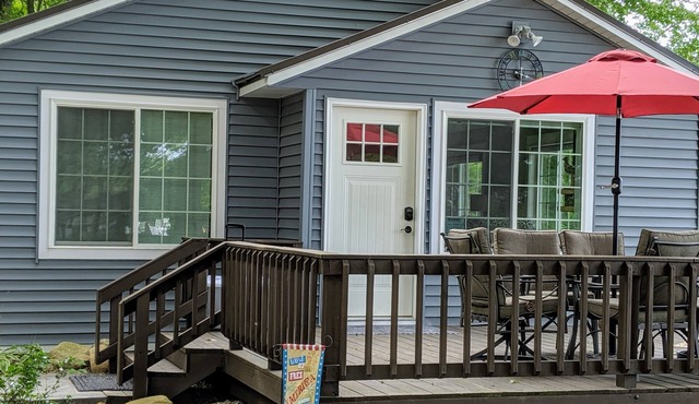 Lower Scott Lake cottage with She-shed