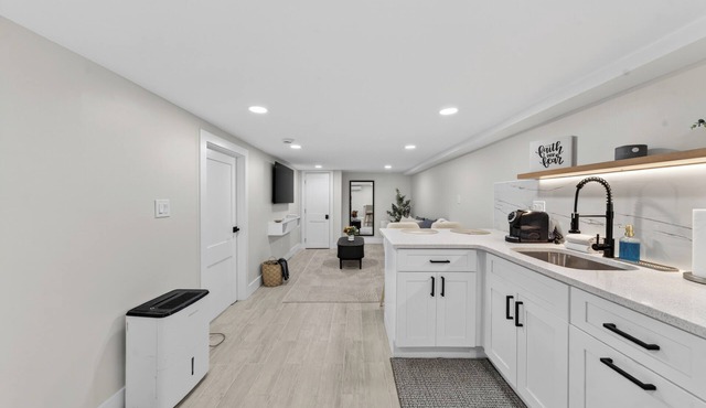 Luna Vista Rose Apartment/1 Bed & 1 Bath
