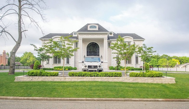 Luxury 4BR Mansion w/Pool & Indoor Basketball Court Near Beach
