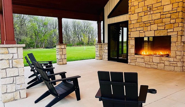 Luxury Barndominium Retreat on Private Acreage