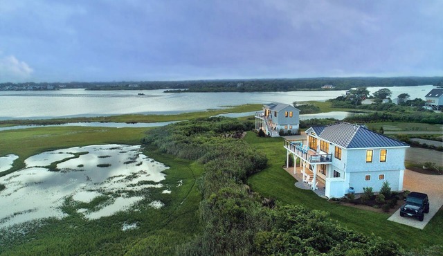 Luxury Waterfront Retreat