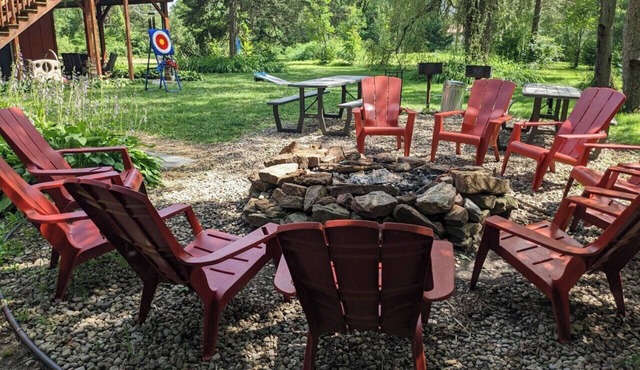 Magical Baraboo Lodge: 3-acre Adventure Gateway Minutes To Devil's Lake & Dells