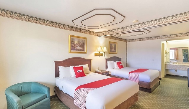 Make Your Trip More Enjoyable! Outdoor Pool, Onsite Parking, Pets Allowed! in Three Rivers