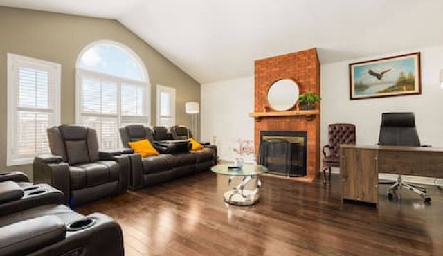 Maple Nest Pickering for your stay