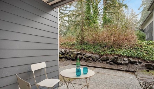 Microsoft Walking distance to Asian Markets cozy condo in Bellevue staying