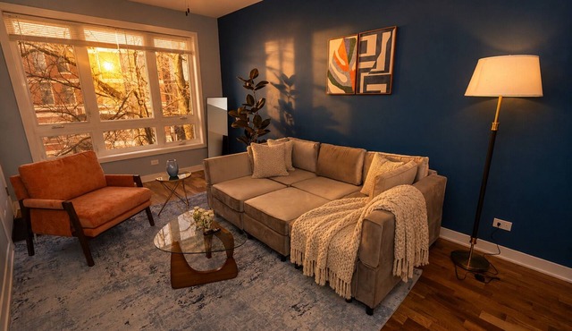 Modern Chicago 3BR Stay, 5 min to United Center