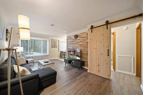 Modern Cozy 1 Bedroom Apartment in Shelby Township