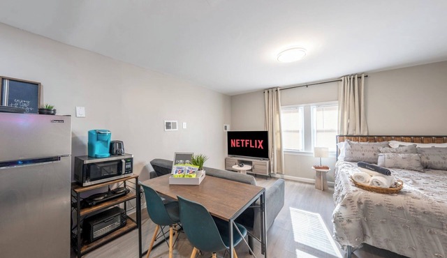 Modern & Cozy Studio with Luxe Spa-Like Bathroom, Close to NYC+Major attractions