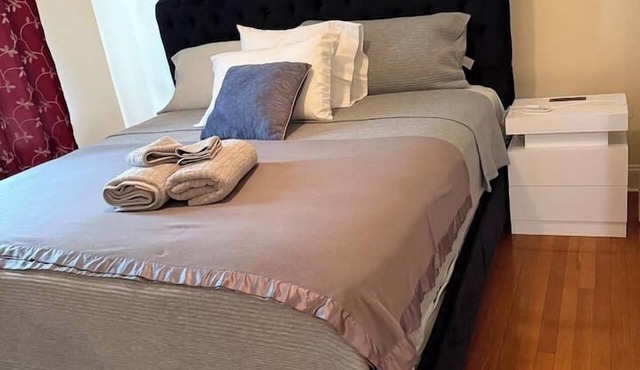 Modern Home in Central Boston!king Room (Island Breeze# 1) in Boston