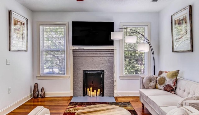 Modern Luxury Apartment 1 mile from Forsyth Park in Savannah