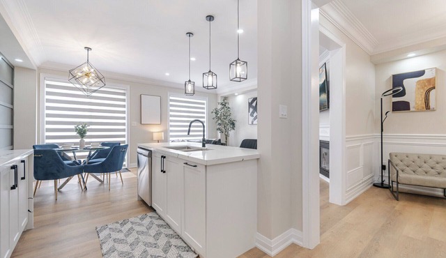Modern Retreat with Loft & Spa-Like Jacuzzi Tub in Brampton