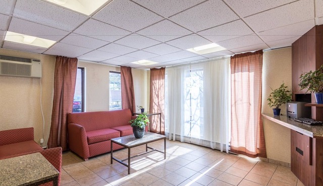 Motel 6 Eau Claire, WI