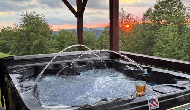 Mountain View Cabin/Hot Tub/Game Room/Near Asheville