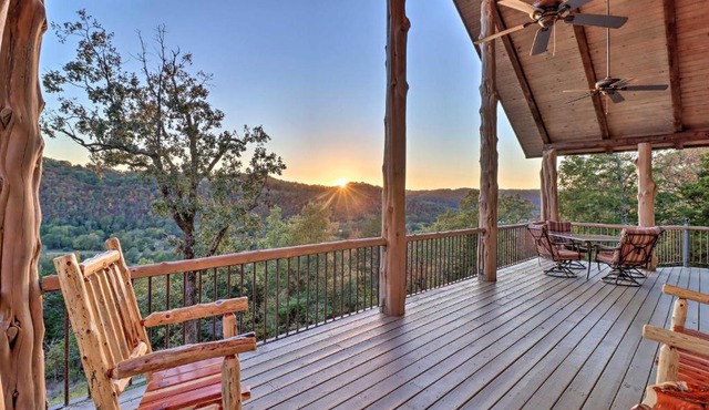 Mountain View Hideaway w/Outdoor Fireplace!