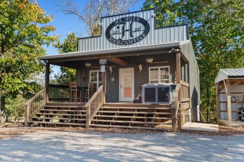 Mr Hills Mercantile Cabin with a hot tub