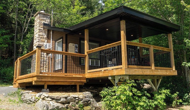 Nature Escape and Miller Zoo | Buddy Shack in Frampton