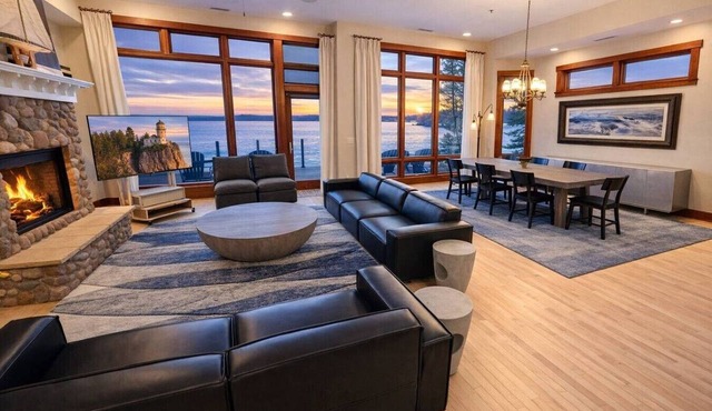 Nautical | 5BR Luxury on Lake Superior | Pool