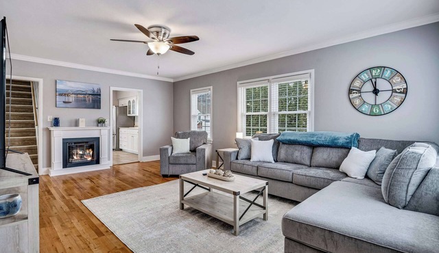 Near Downtown & UWL King Beds Dog Friendly