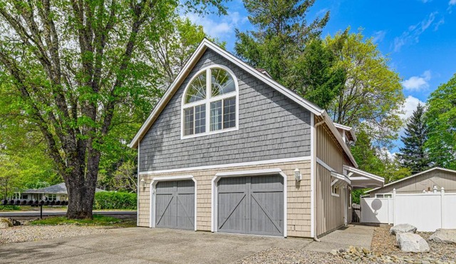 Near Oregon Caves: 2-Studio Retreat w/Game Room!
