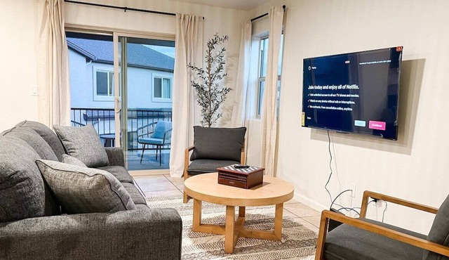 New bright and airy 3-bedroom townhouse near parks and events. Townhouse #3