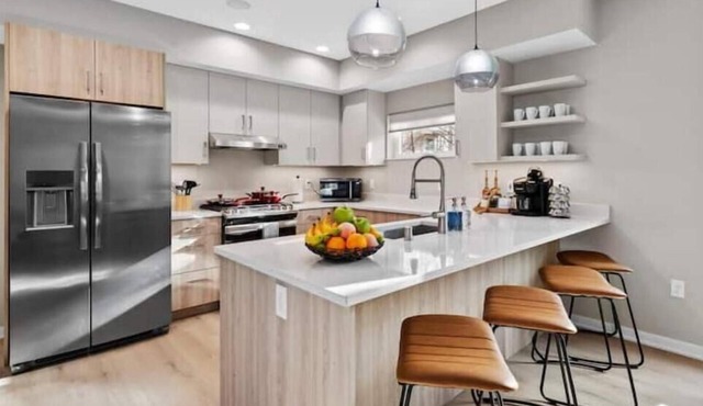 New built w/free parking off Brady St. Fiserv Forum, Summer Fest and Lakefront!