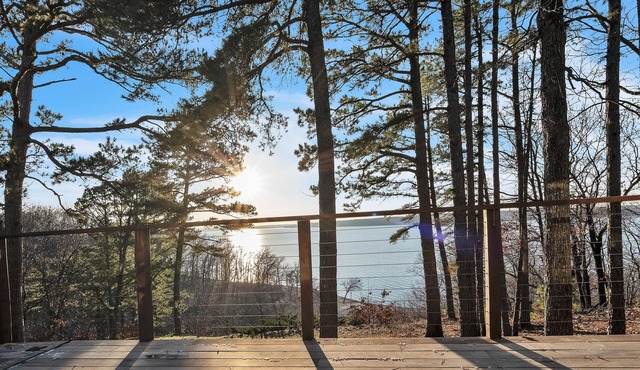NEW! Lakefront Escape on Lake Hudson, Pet Friendly!
