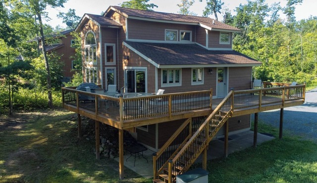 NEW on VRBO-Family friendly Lakefront Property in WI with Dock & kayaks