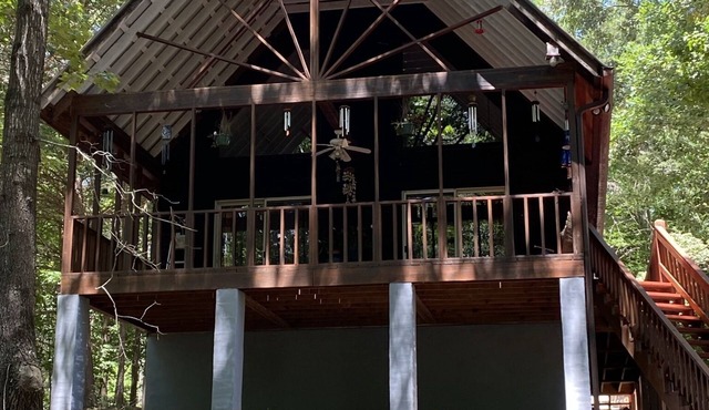 Newly furnished 3 bedroom 2 bath on the lake with covered dock