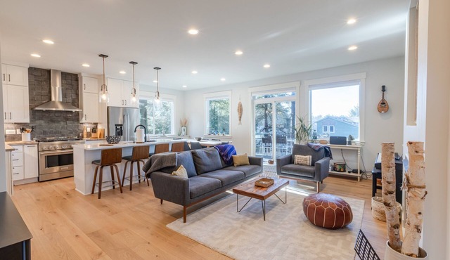 Ocean-View Retreat w/Private 3rd-Floor Primary Suite, EV Charger Near Tolovana Beach