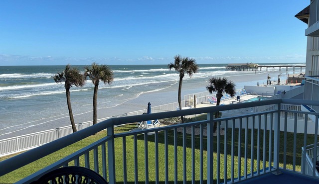 Oceanfront Condo in Daytona Beach Shores Stunning Views Family-Friendly Sleeps 6