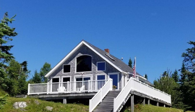 Oceanfront Cottage Perfect for Summer Coastal Adventures