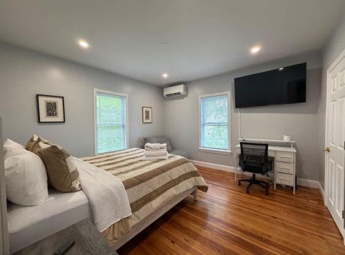 One Bedroom Next to Clark University